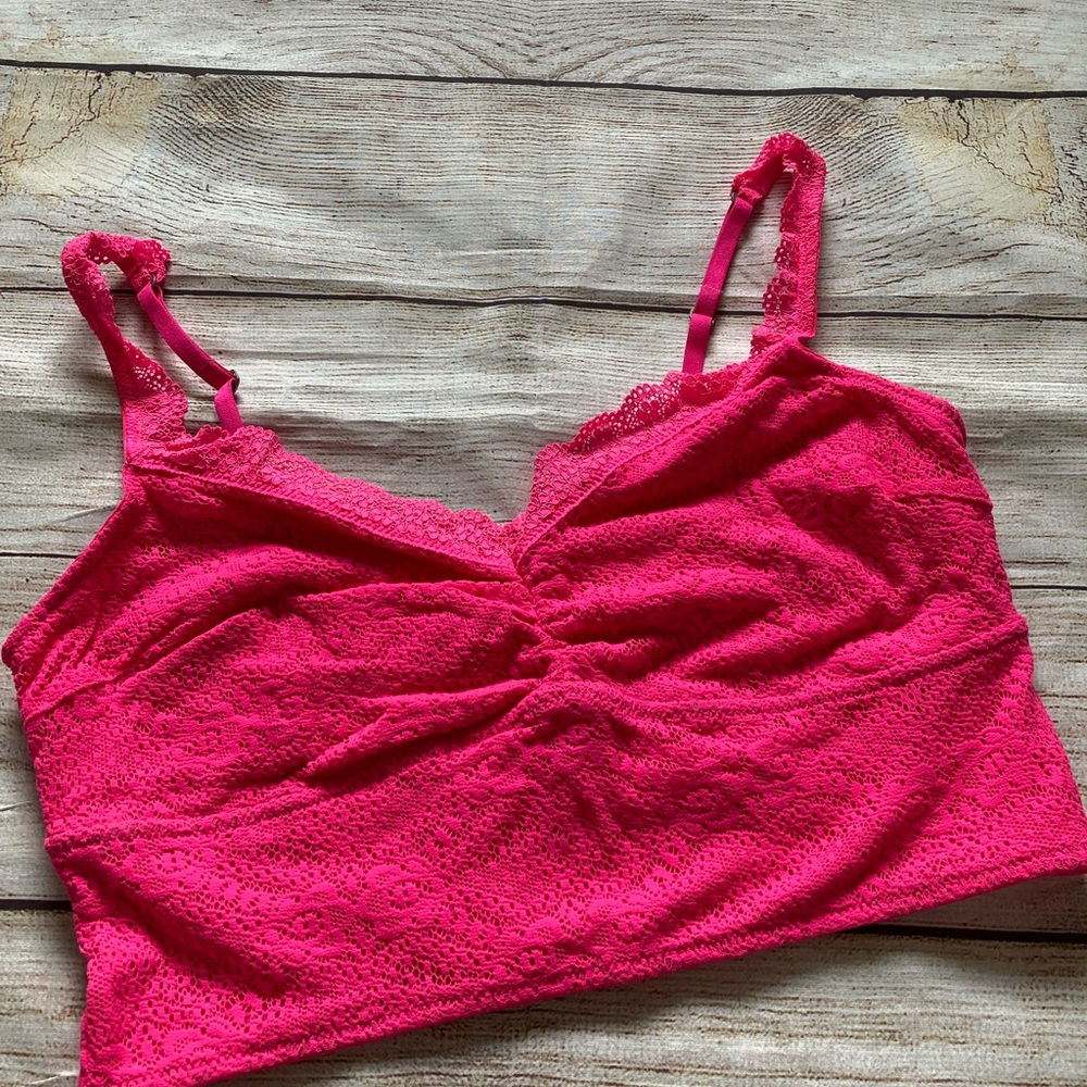 Abercrombie & Fitch x Gilly Hicks Crochet Lace Bralette NWOT Women’s Large Pink
